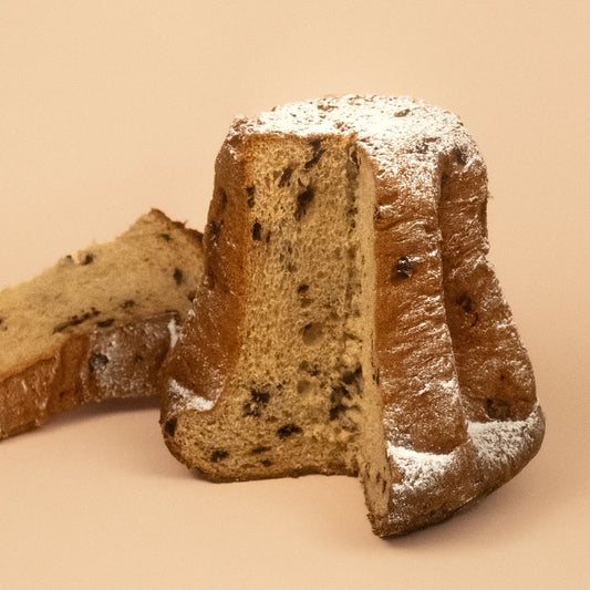 Pandoro con gocce di cioccolato